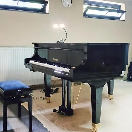 Cozy Basement Guest In Quietness Alloggio in famiglia